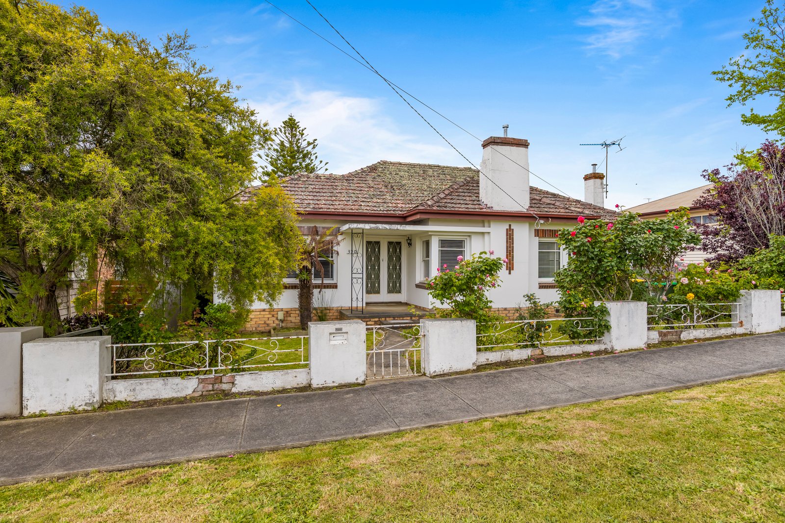 Gallery: 320 Landsborough Street