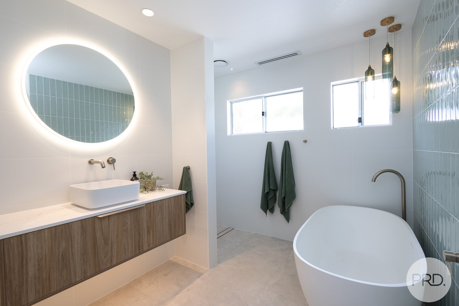 320 Wanda Avenue SALAMANDER BAY 28