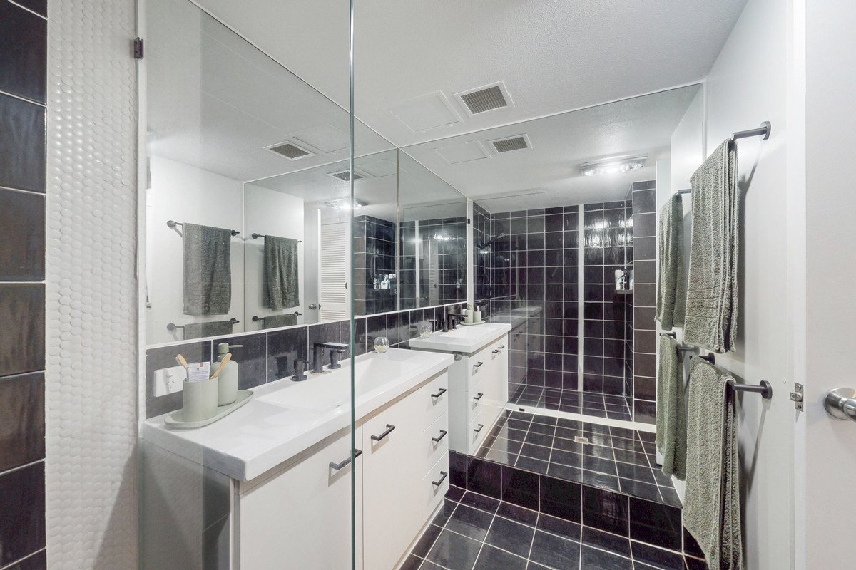 320/15 Burleigh Street Burleigh Heads 11