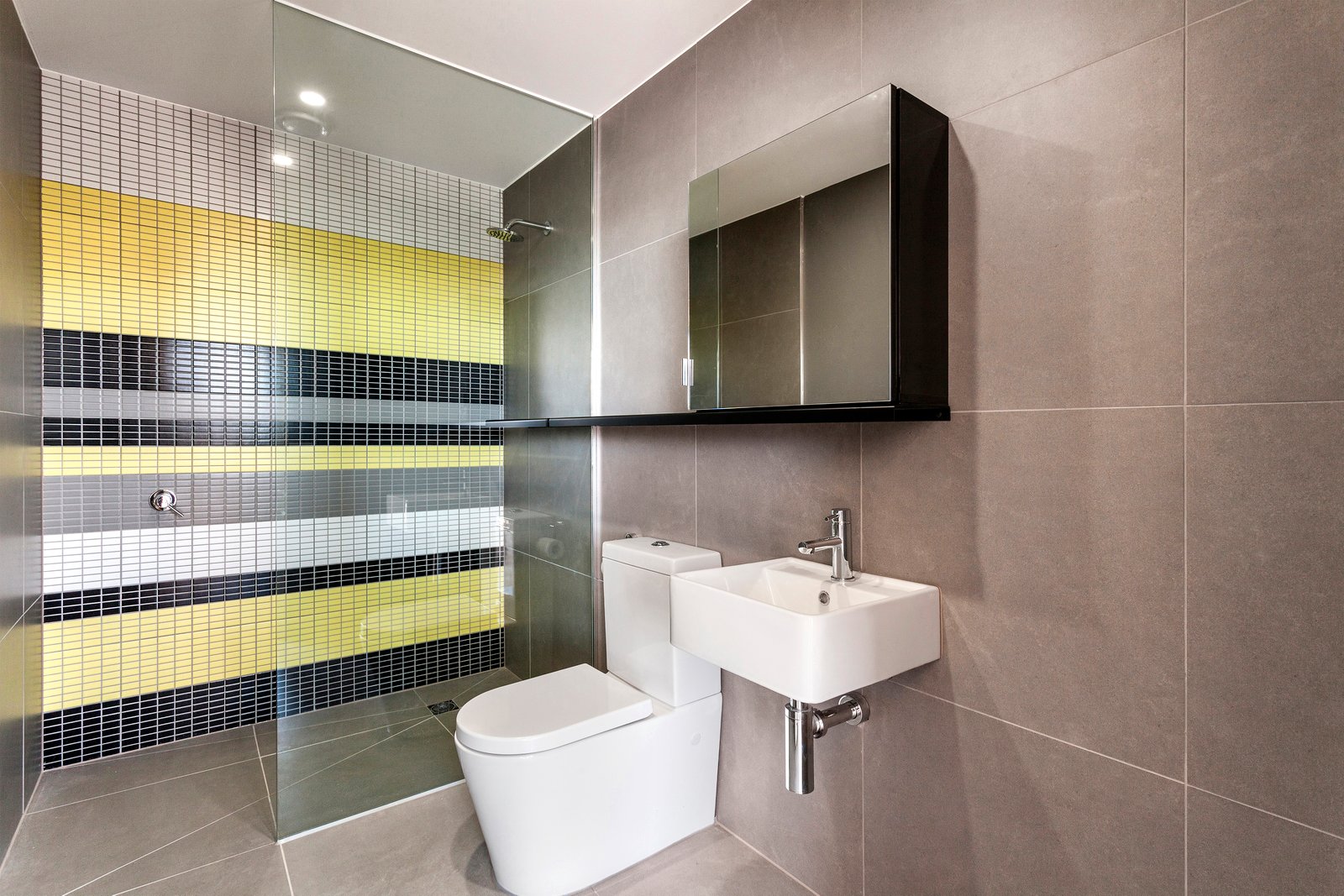 Gallery: 320/218 Bay Road
