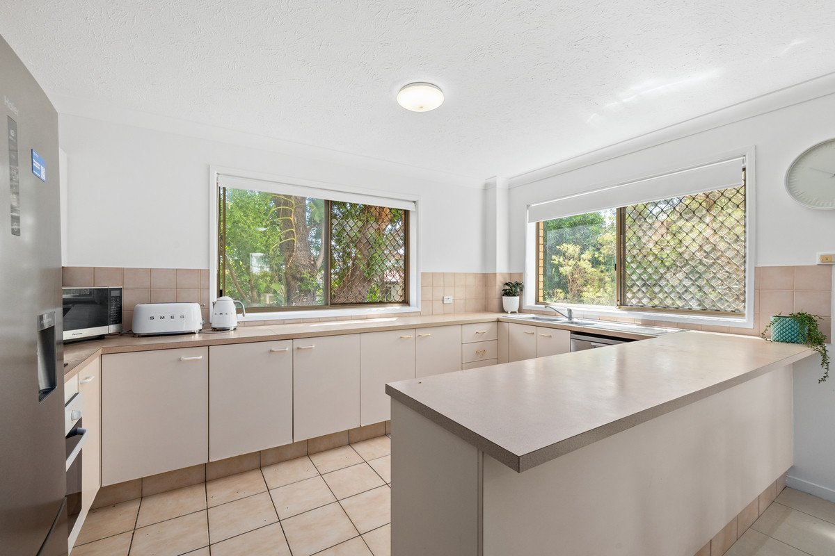 3/2032 Gold Coast Highway Miami 3