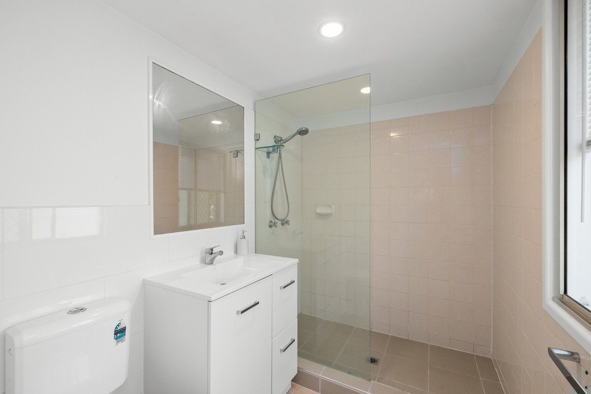 3/2032 Gold Coast Highway Miami 5