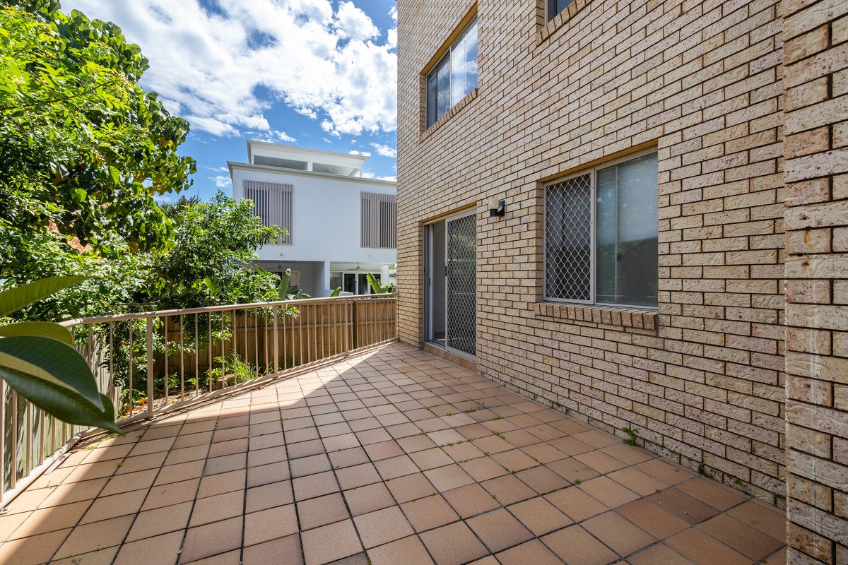 3/2032 Gold Coast Highway Miami 9