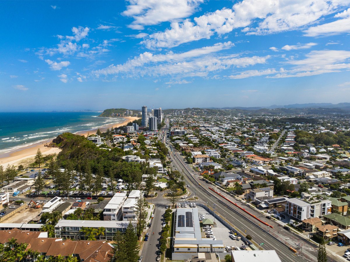 3/2032 Gold Coast Highway Miami 13