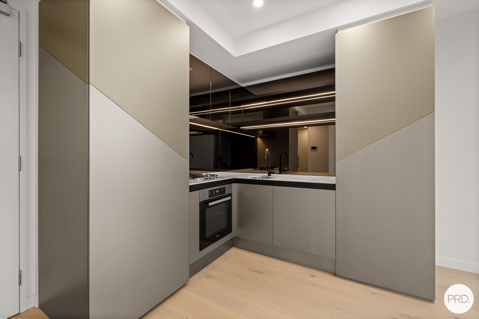 3205/138 Spencer Street MELBOURNE 2