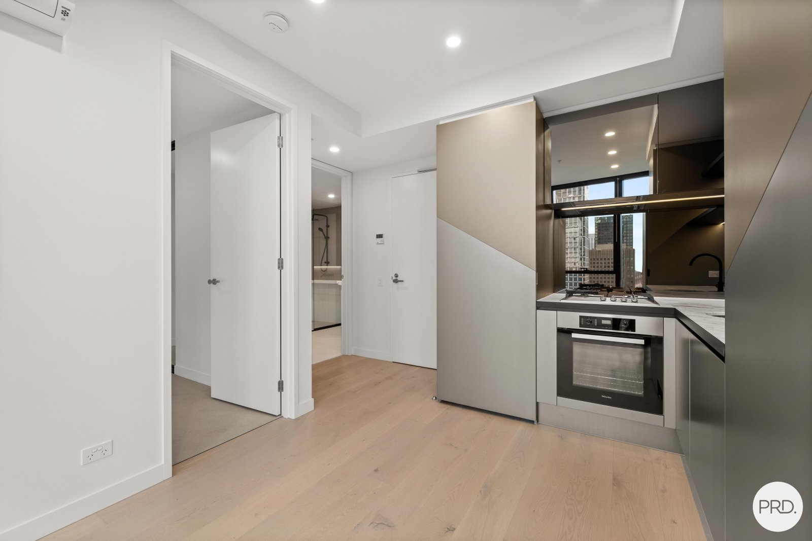 3205/138 Spencer Street MELBOURNE 5