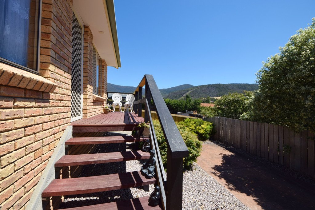 3/207 Tolosa Street GLENORCHY 2