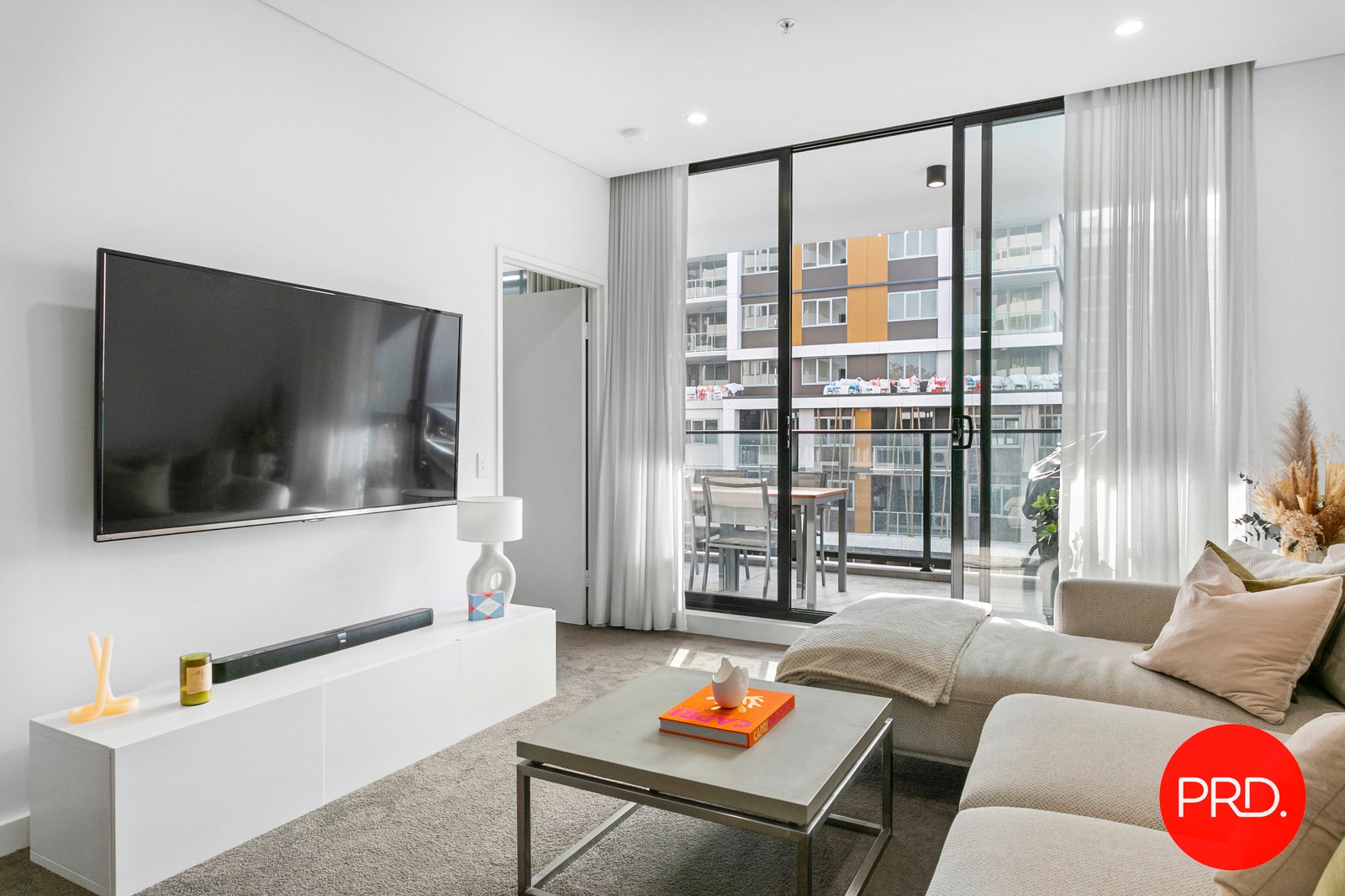 320/93 Regent Street KOGARAH 8