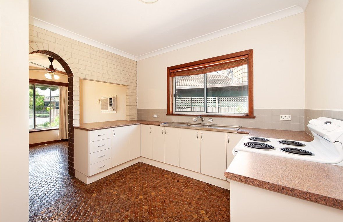 321 Balston Street LAVINGTON 4