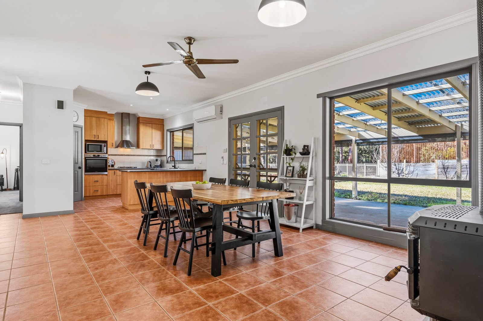 Gallery: 321 Lloyds Lane