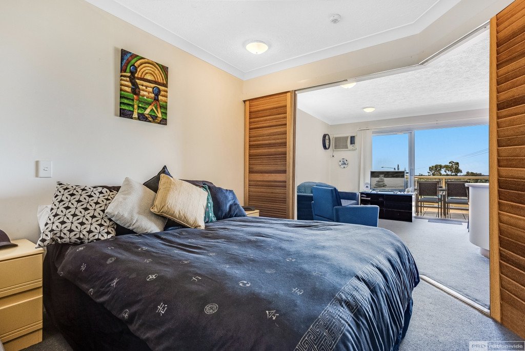 32/106 Marine Parade SOUTHPORT 3