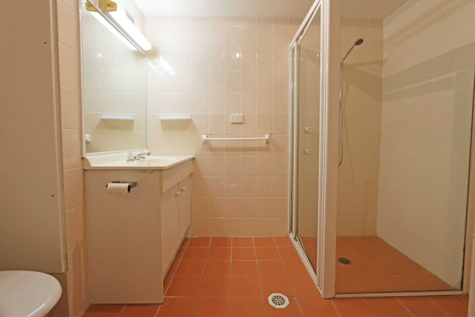 32/11 Fairway Drive CLEAR ISLAND WATERS 7