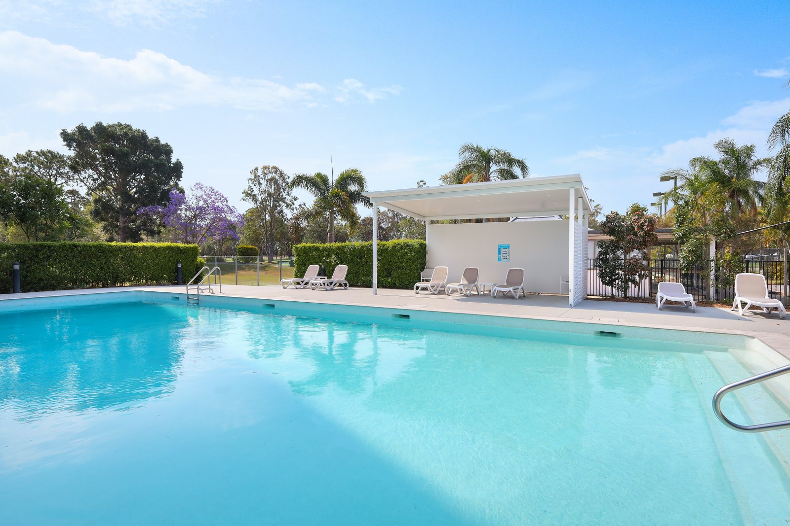 32/11 Fairway Drive CLEAR ISLAND WATERS 9