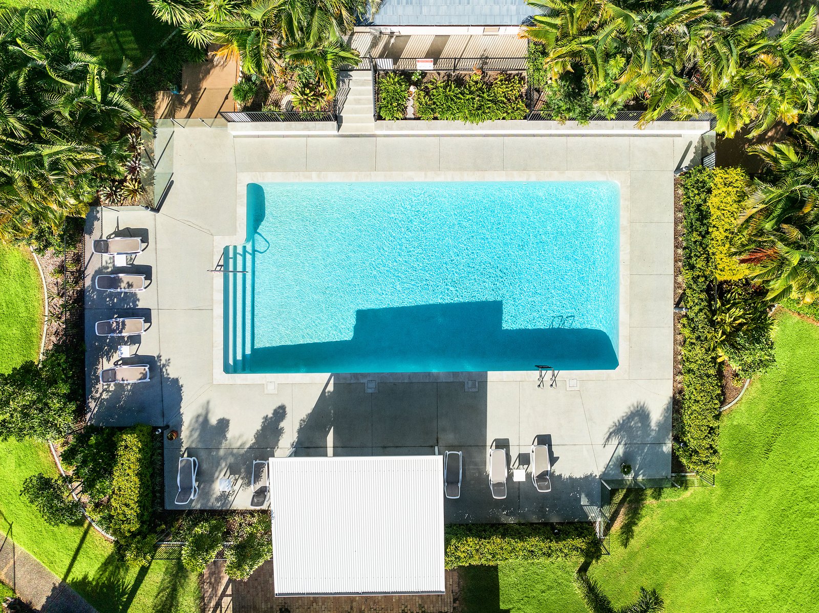 32/11 Fairway Drive CLEAR ISLAND WATERS 12