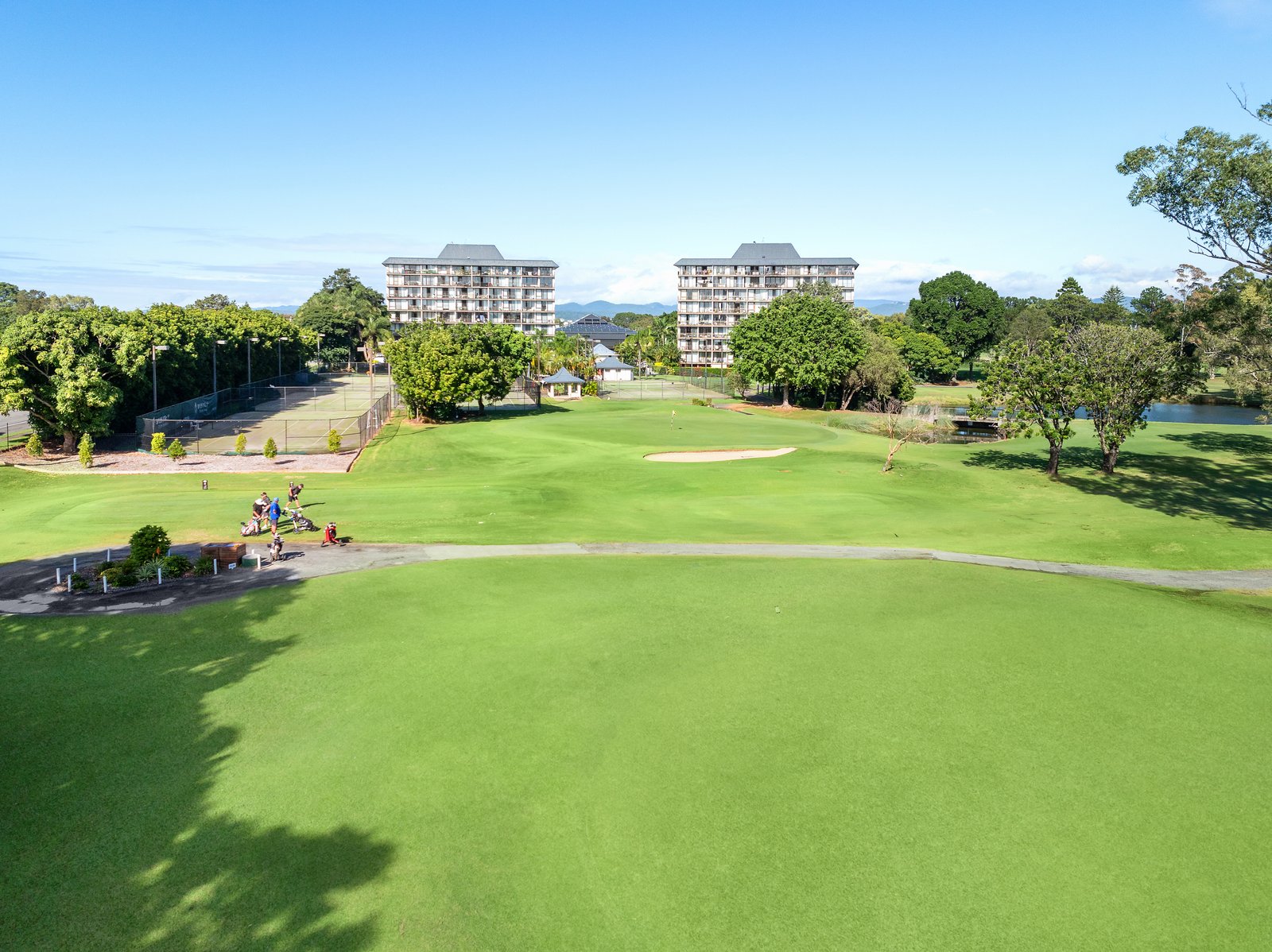 32/11 Fairway Drive CLEAR ISLAND WATERS 13