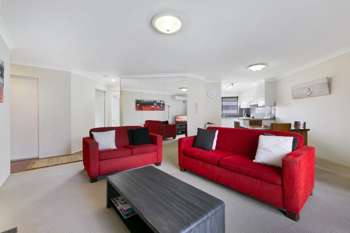 32/136 The Esplanade Burleigh Heads 6