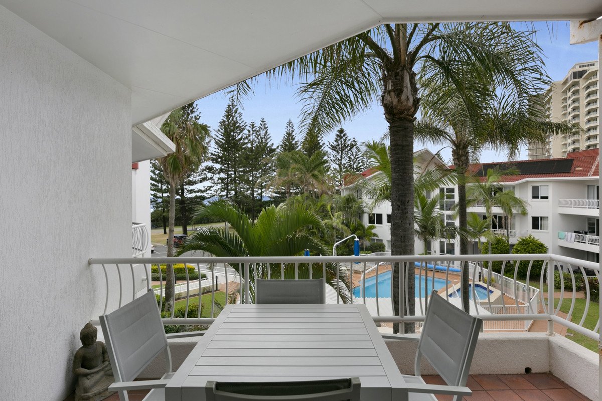 32/136 The Esplanade Burleigh Heads 9