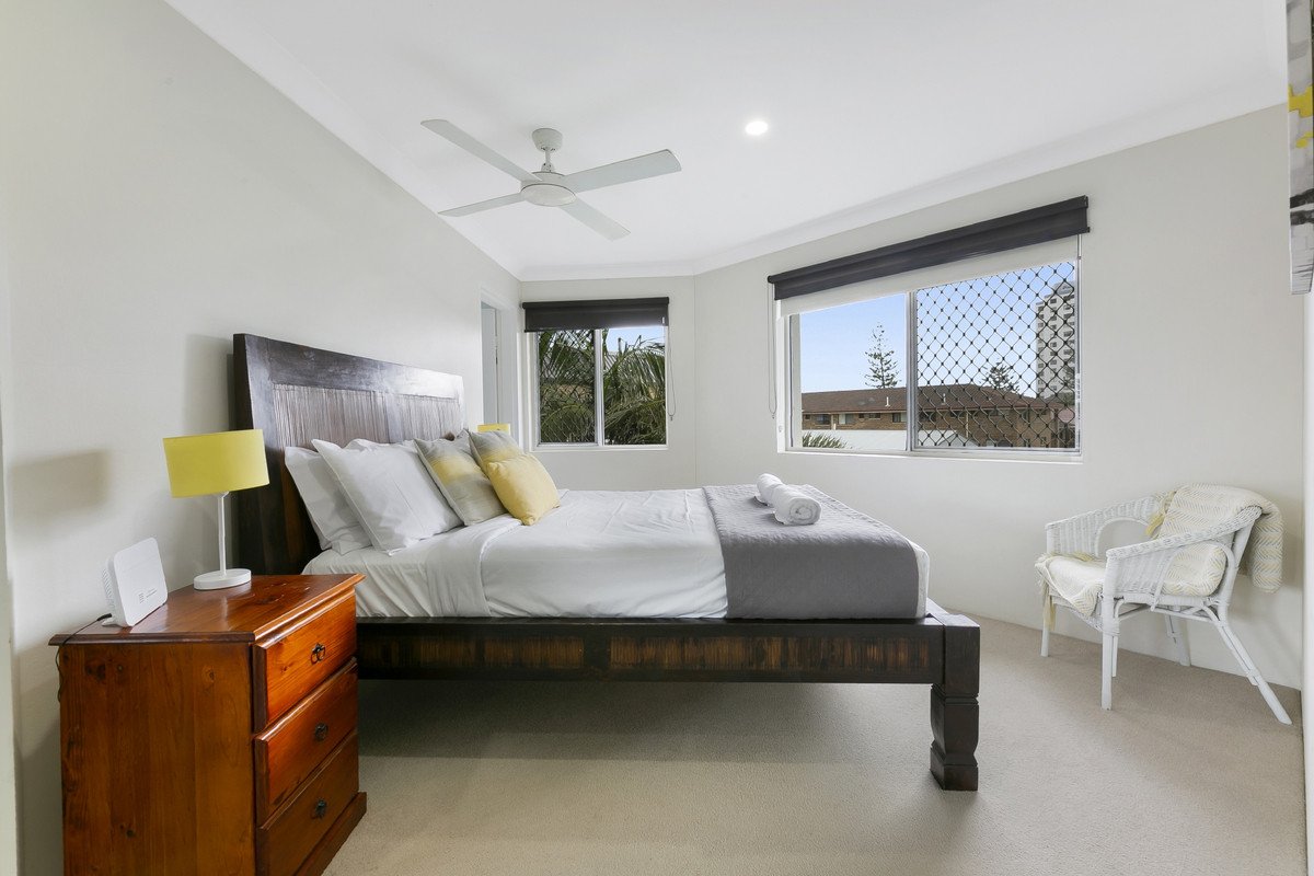 32/136 The Esplanade Burleigh Heads 13