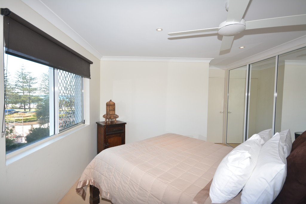 32/136 The Esplanade BURLEIGH HEADS 6