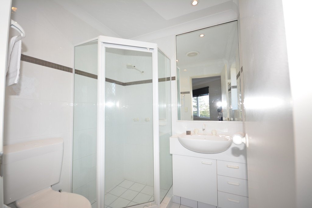 32/136 The Esplanade BURLEIGH HEADS 7