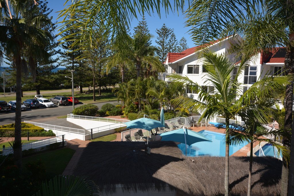 32/136 The Esplanade BURLEIGH HEADS 11