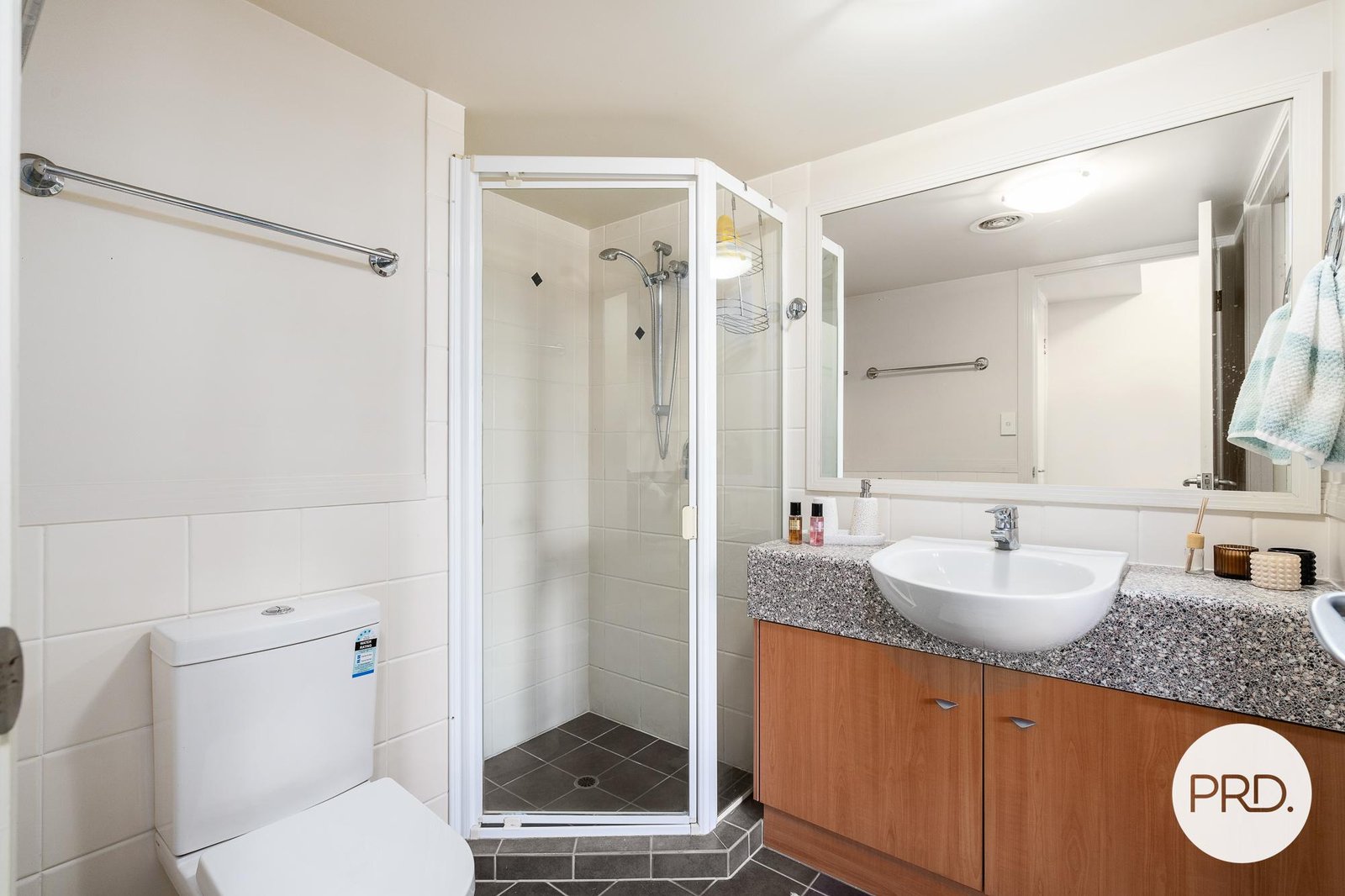 321/392-398 Marine Parade LABRADOR 9