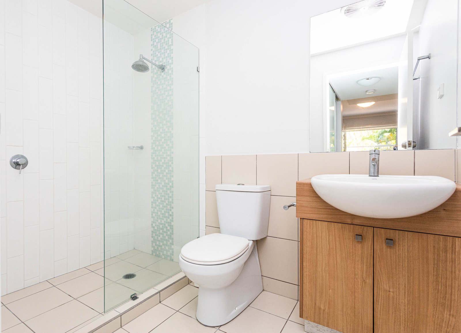 32/15 Flame Tree Court AIRLIE BEACH 18