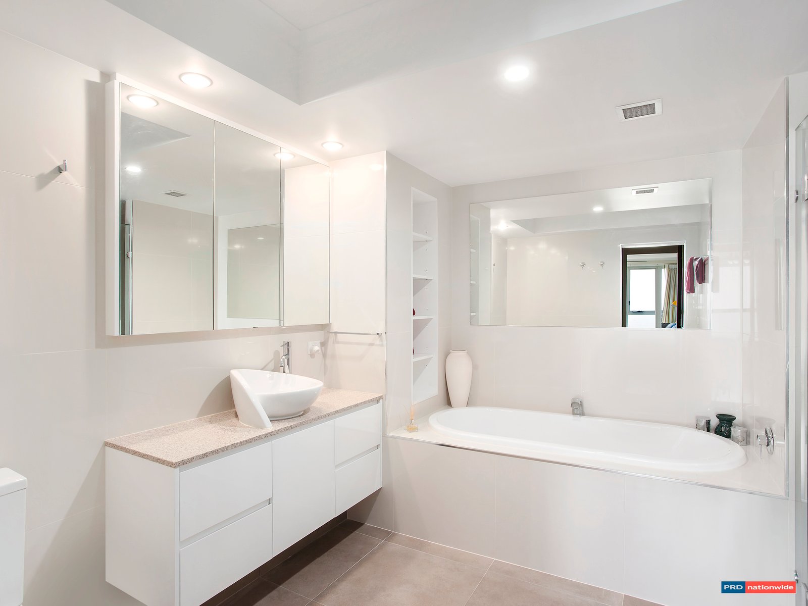 32/186 The Esplanade BURLEIGH HEADS 12