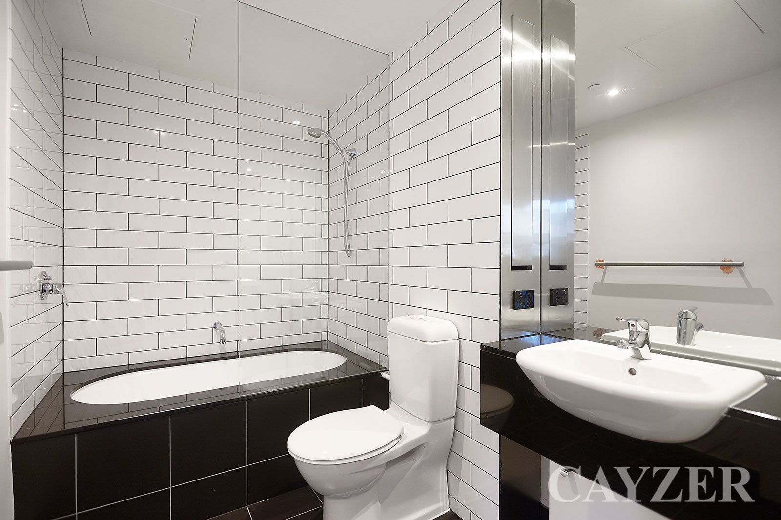 Gallery: 32/2 Esplanade West
