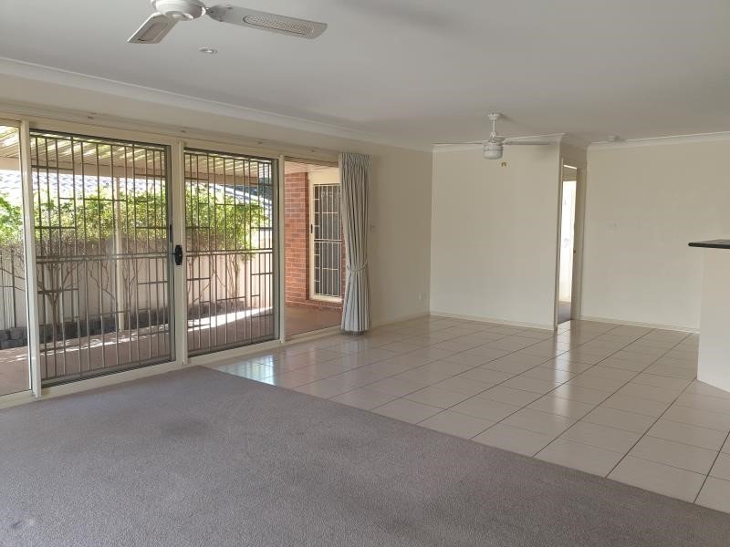 3/22 Piper Street TAMWORTH 4