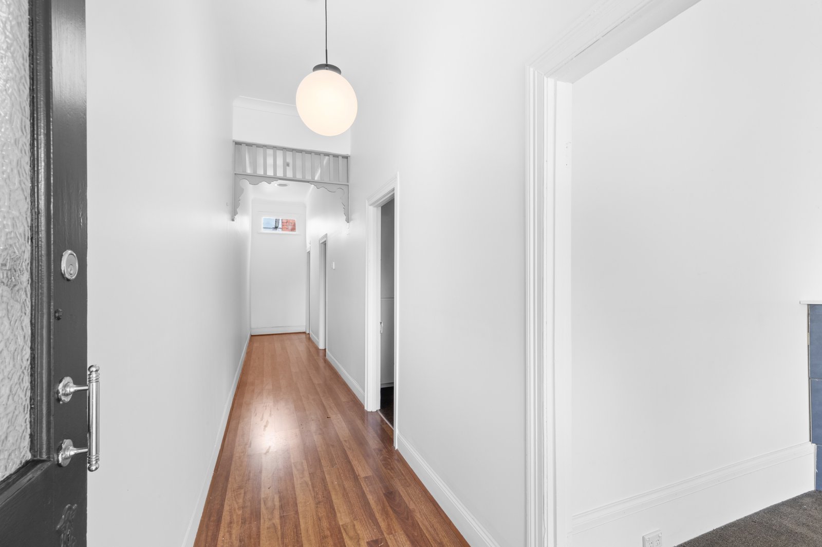 Gallery: 322 Raglan St South