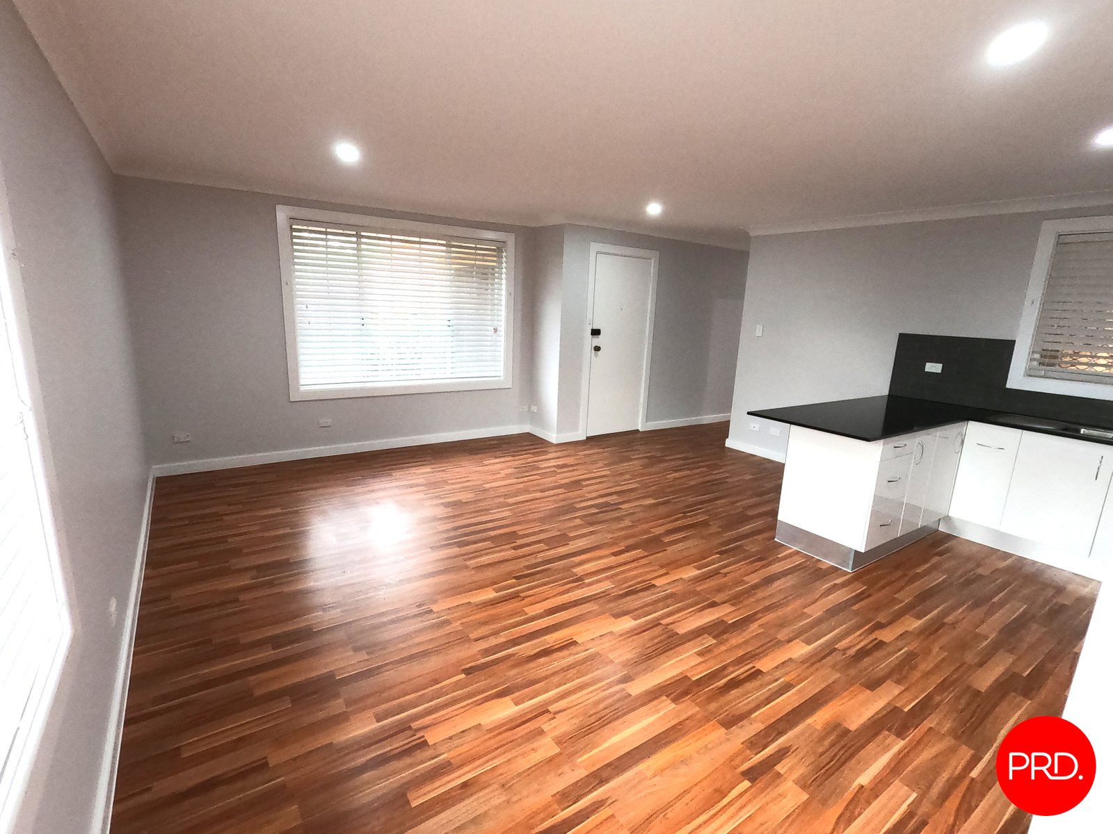 3/221 Oxford Road INGLEBURN 3