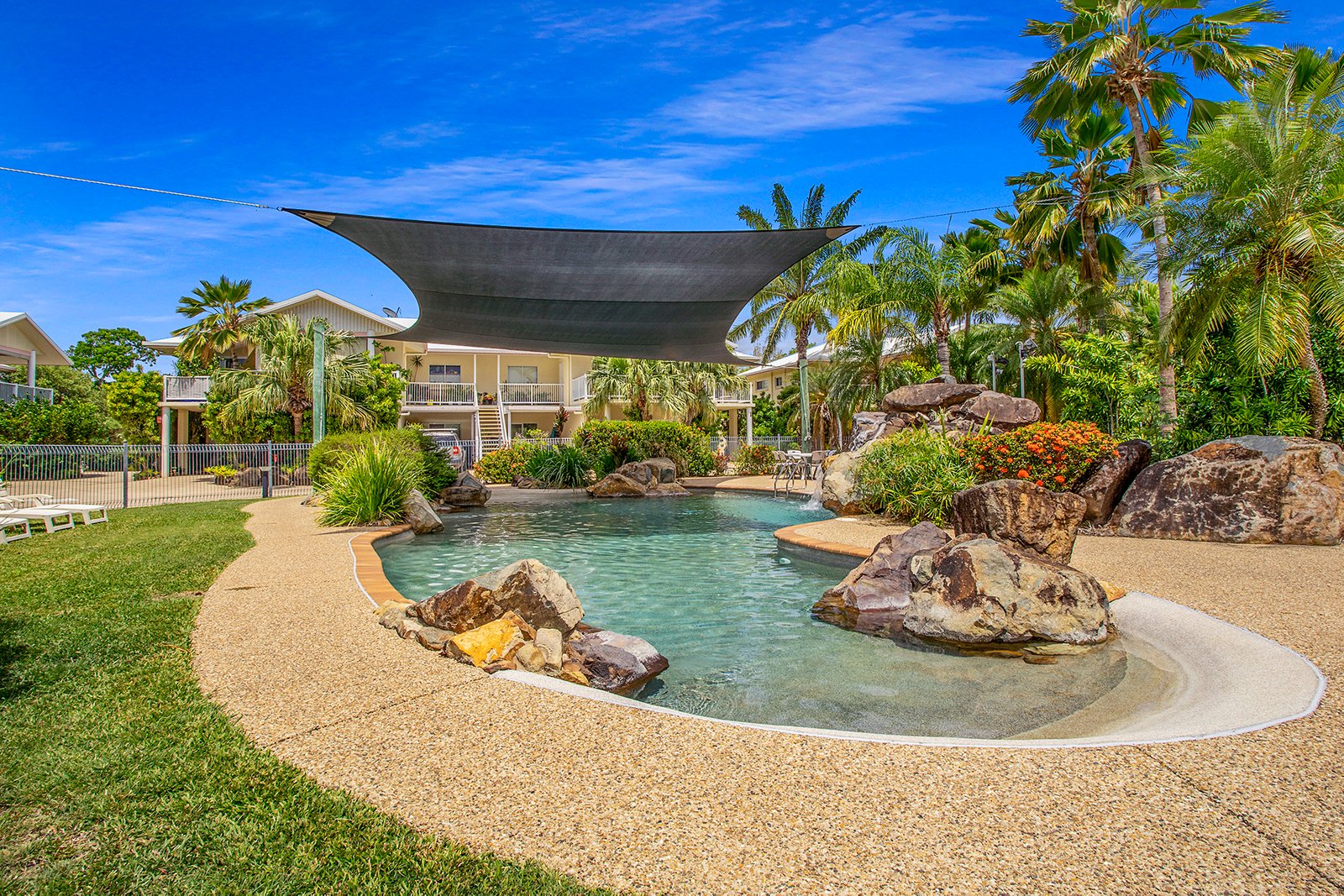 32/24 Pandanus Drive CANNONVALE 14