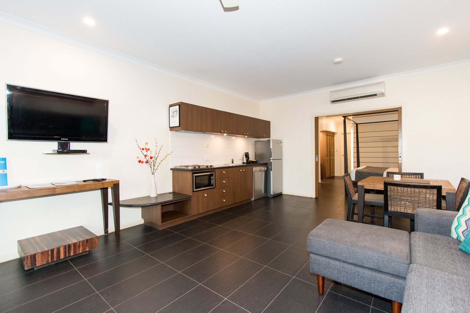 32/25 Millington Road CABLE BEACH 19