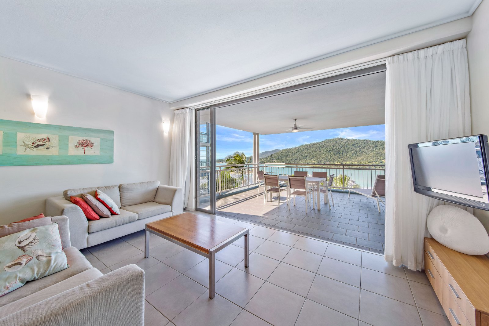322/9A Hermitage Drive AIRLIE BEACH 1