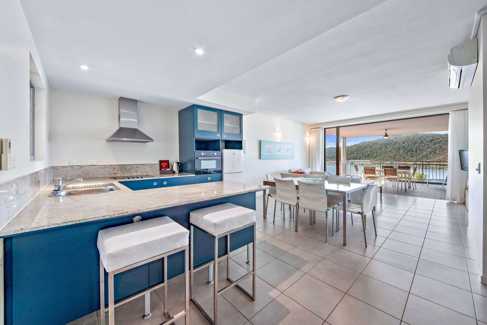 322/9A Hermitage Drive AIRLIE BEACH 3