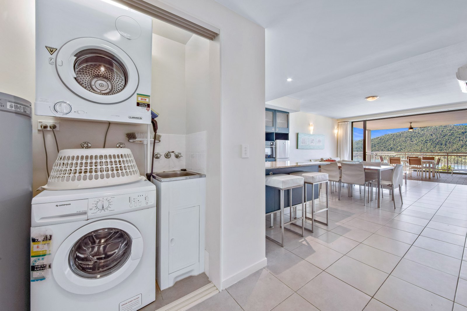 322/9A Hermitage Drive AIRLIE BEACH 10