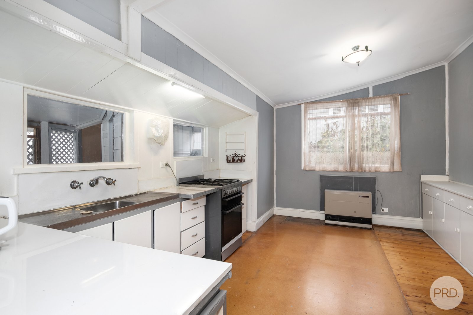 323 Barkly Street GOLDEN POINT 2