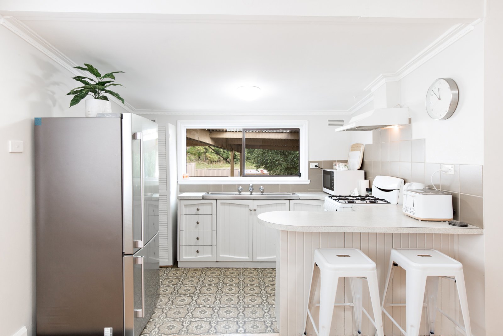 Gallery: 323 Peel Street North