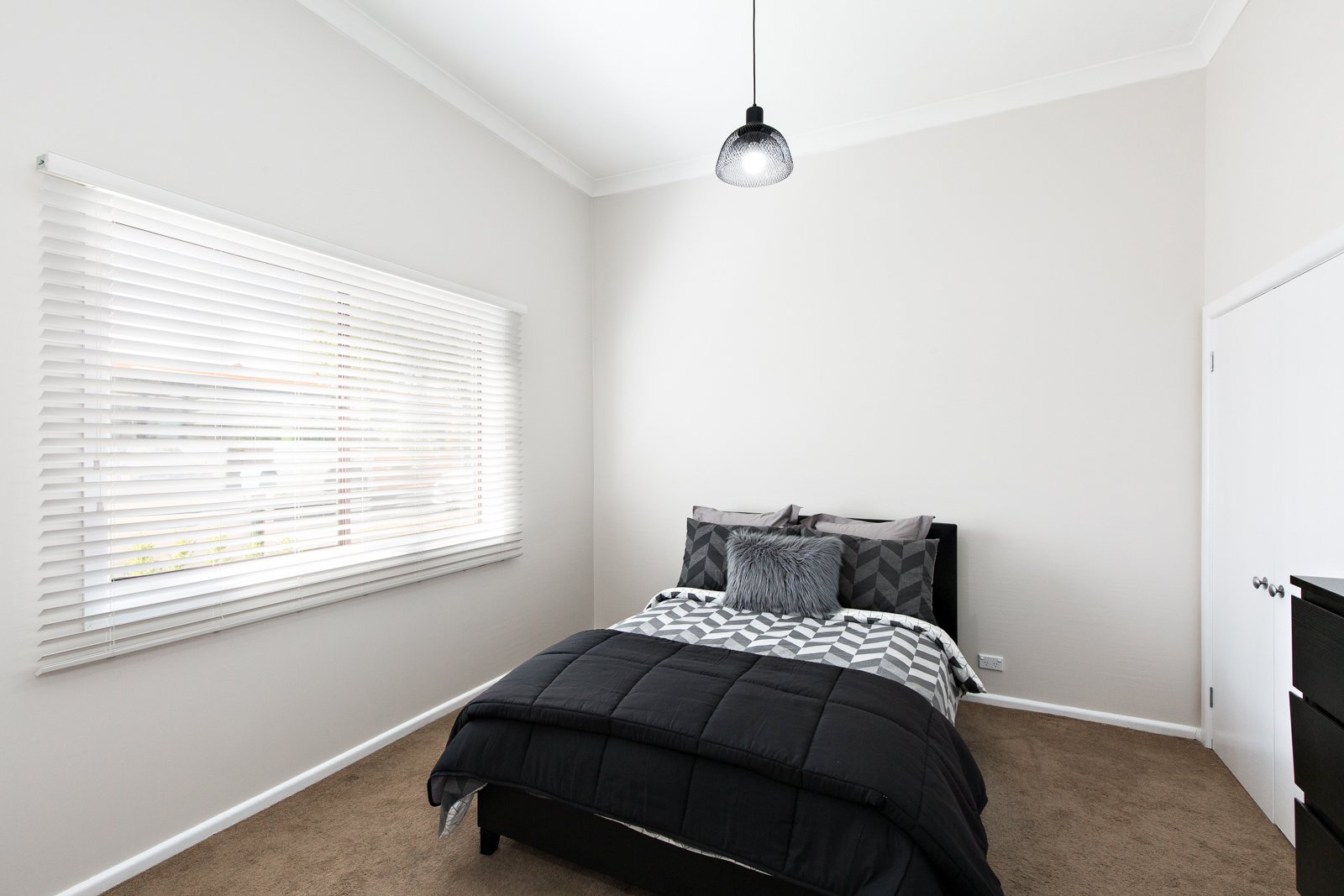 Gallery: 323 Peel Street North