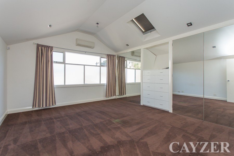 Gallery: 323 Princes Street