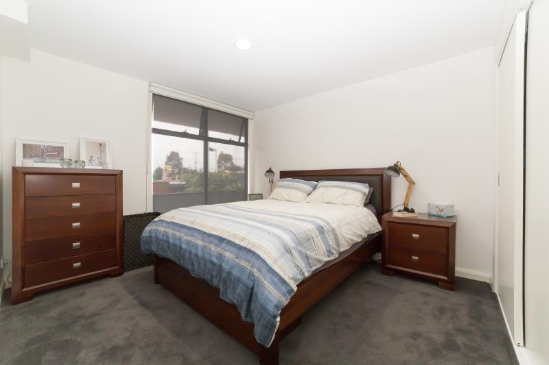 Gallery: 3/230 Williamstown Road