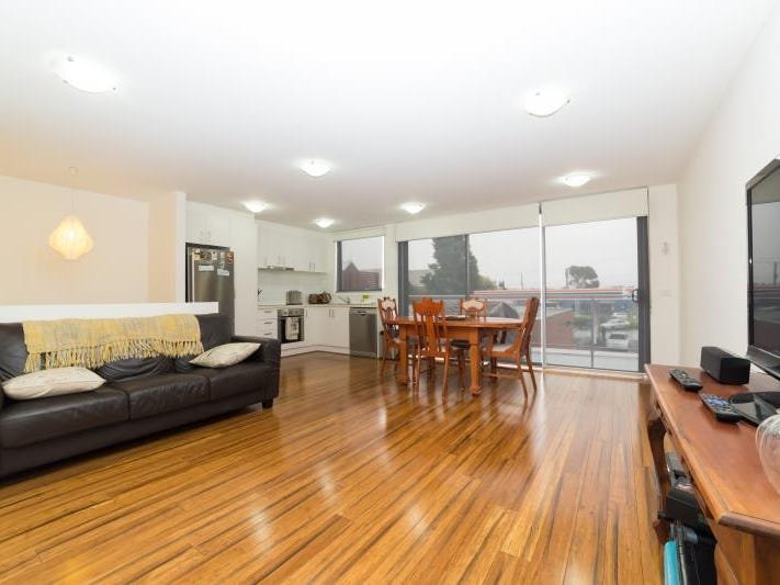 Gallery: 3/230 Williamstown Road