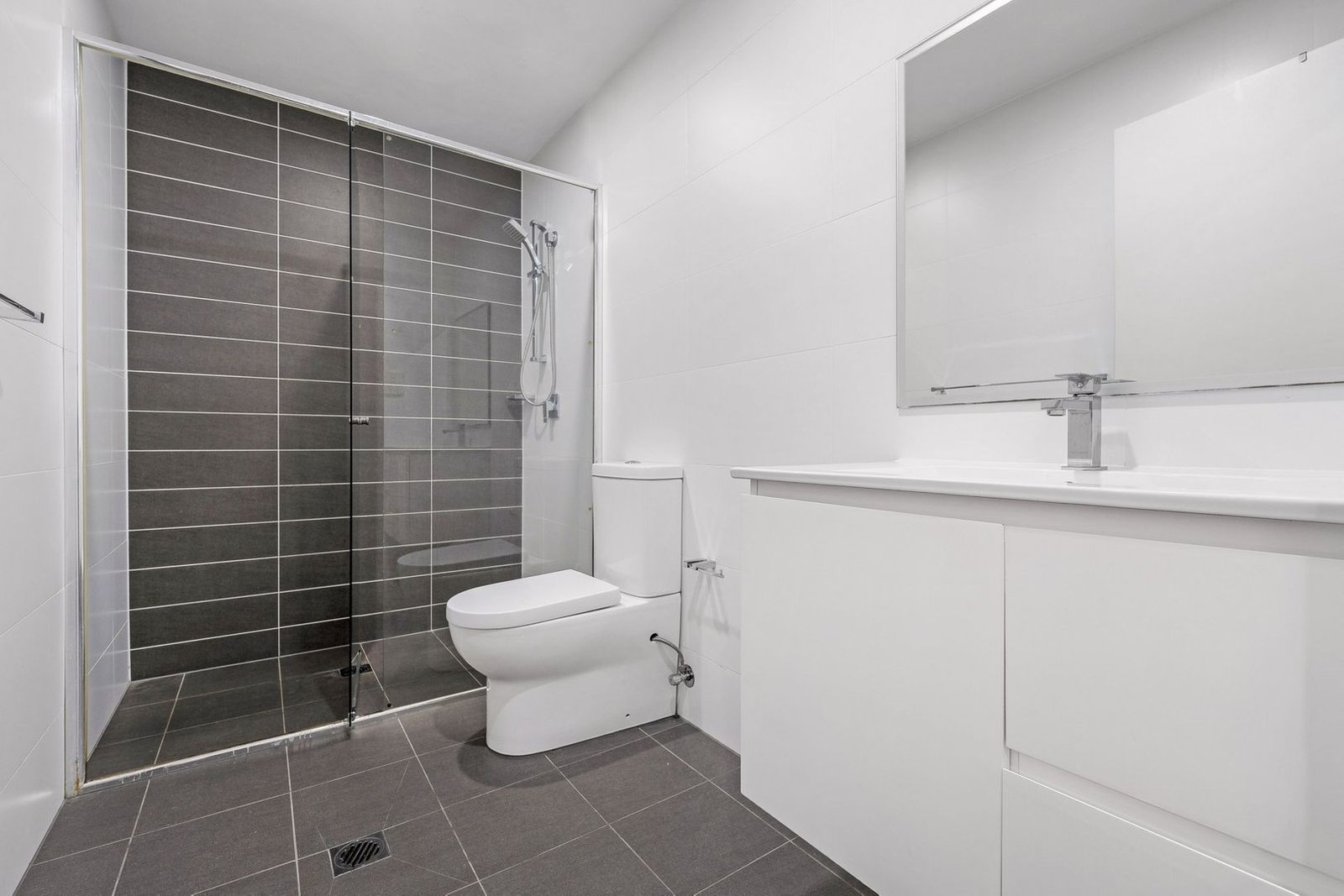 32/33 Euston Road ALEXANDRIA 7