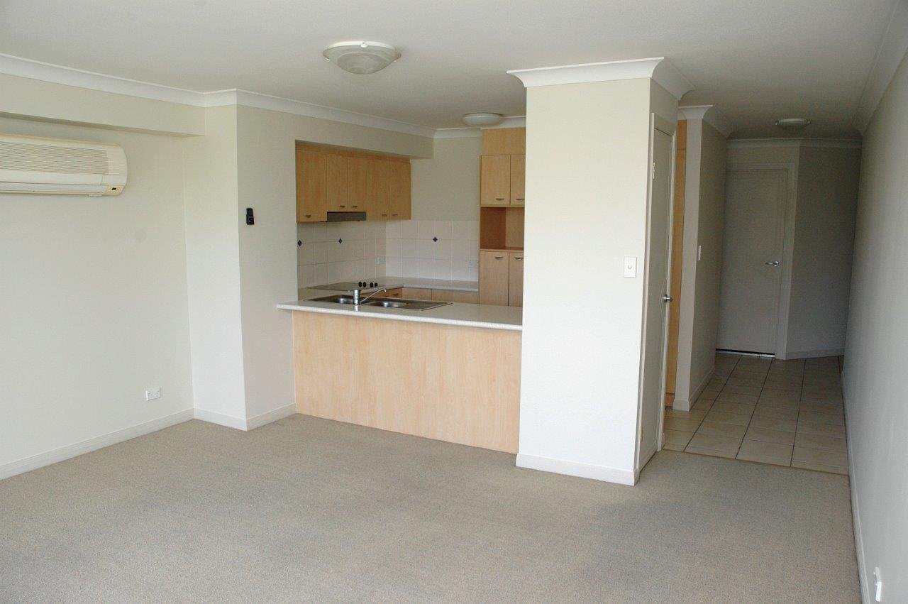 323/394 Marine Parade LABRADOR 5