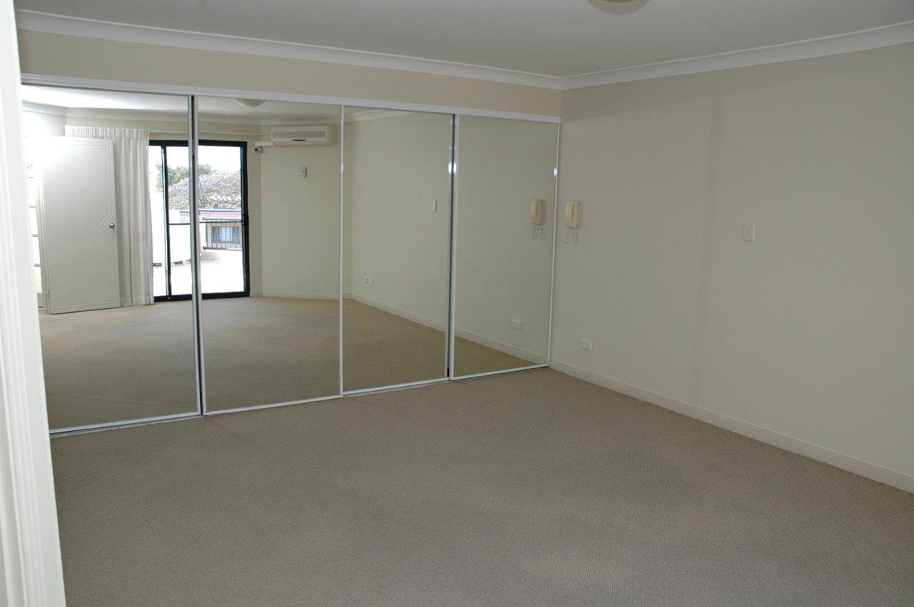 323/394 Marine Parade LABRADOR 8
