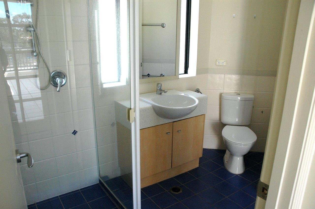 323/394 Marine Parade LABRADOR 10