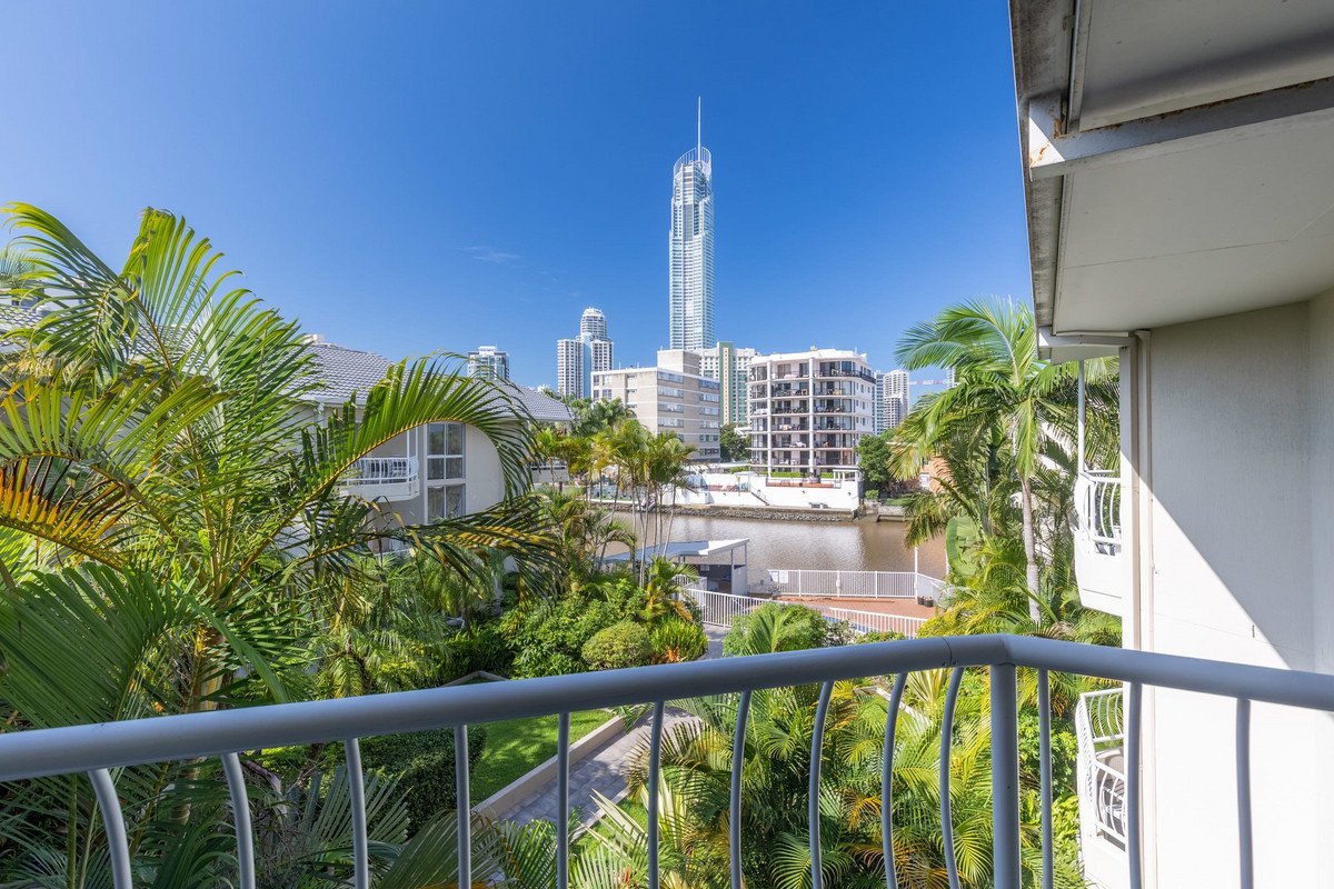 32/37 Peninsula Drive Surfers Paradise 3