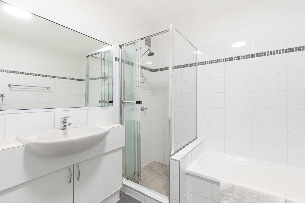 32/37 Peninsula Drive Surfers Paradise 9