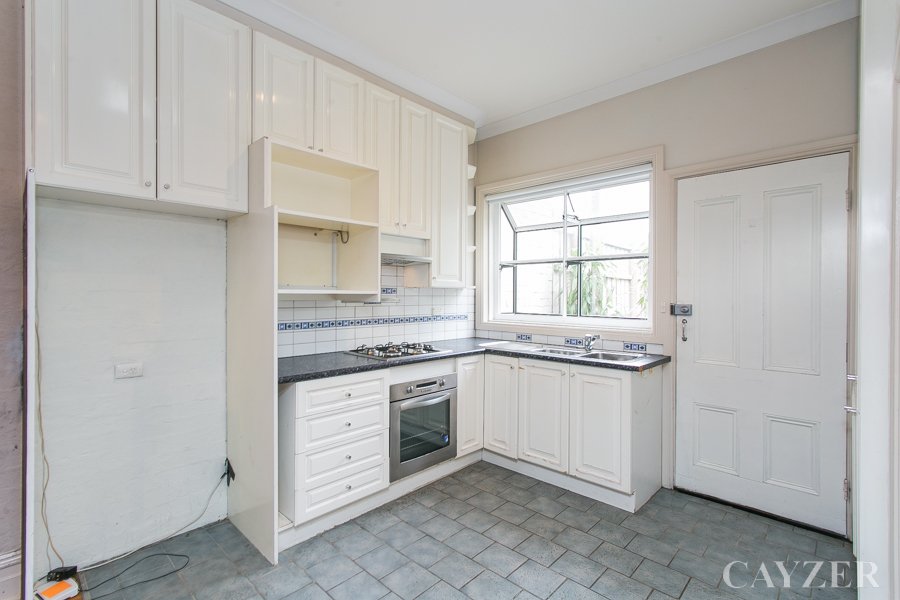 Gallery: 324 Esplanade East